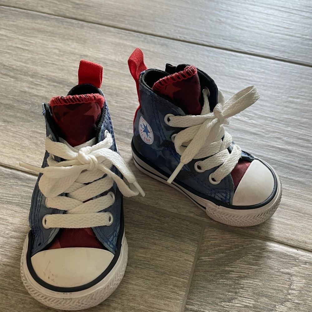 Toddler/baby hightop converse